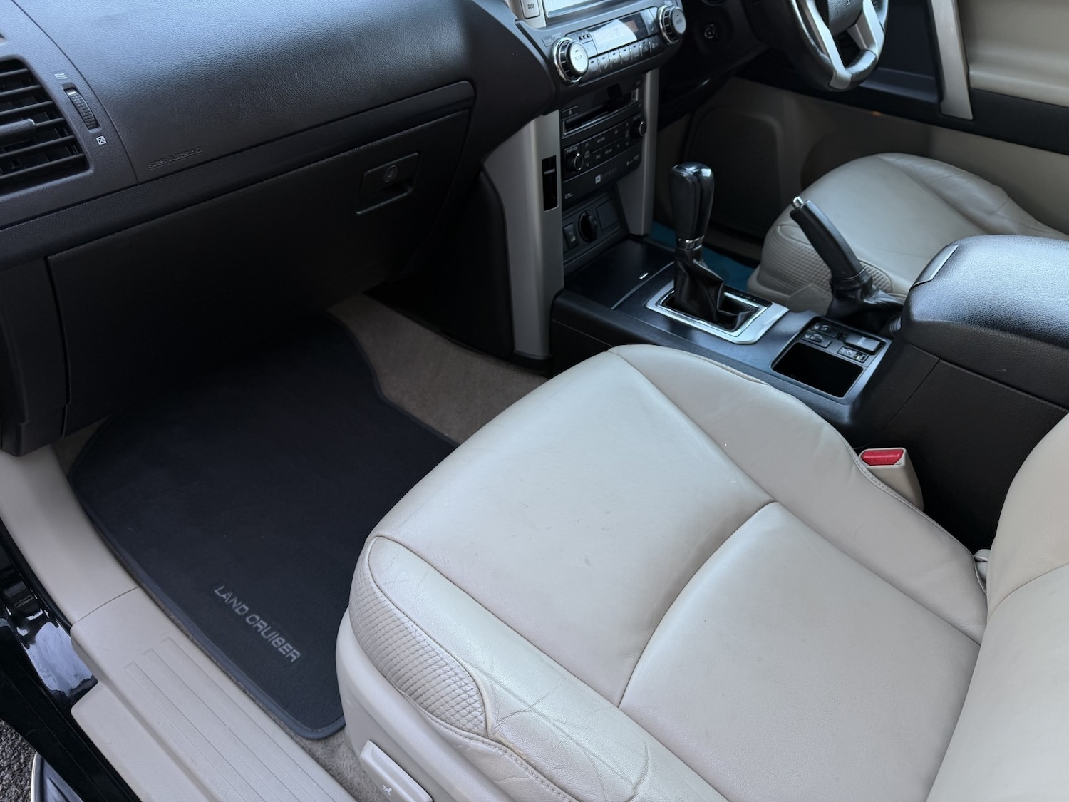 Used Toyota Land Cruiser 2010 for sale - 76799287: Photo 24