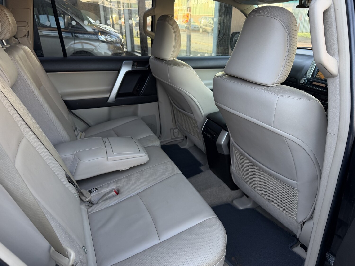 Used Toyota Land Cruiser 2010 for sale - 76799287: Photo 28