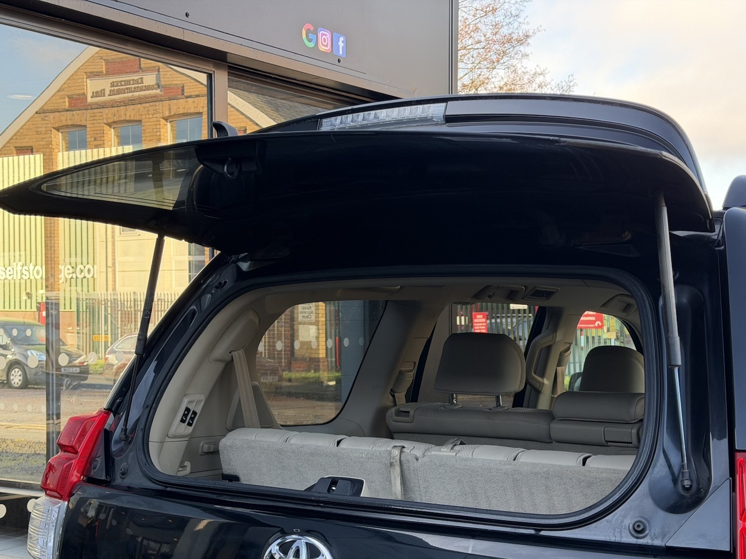 Used Toyota Land Cruiser 2010 for sale - 76799287: Photo 38