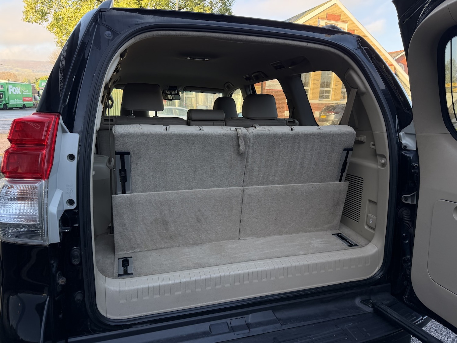 Used Toyota Land Cruiser 2010 for sale - 76799287: Photo 39