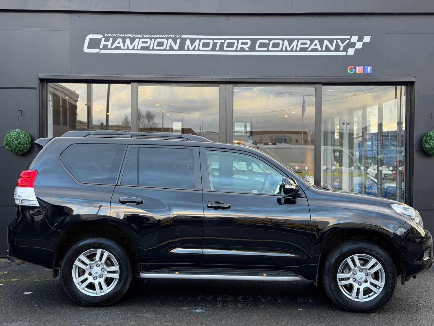 Used Toyota Land Cruiser 2010 for sale - 76799287: Photo 4