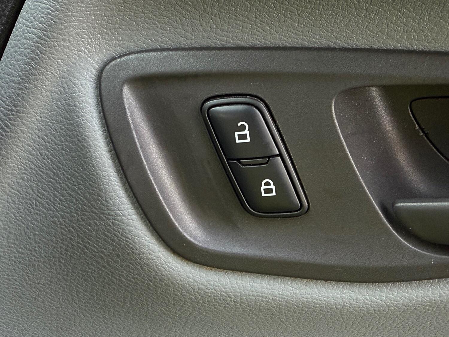 Used Ford Transit Custom 2017 for sale - 76793118: Photo 21