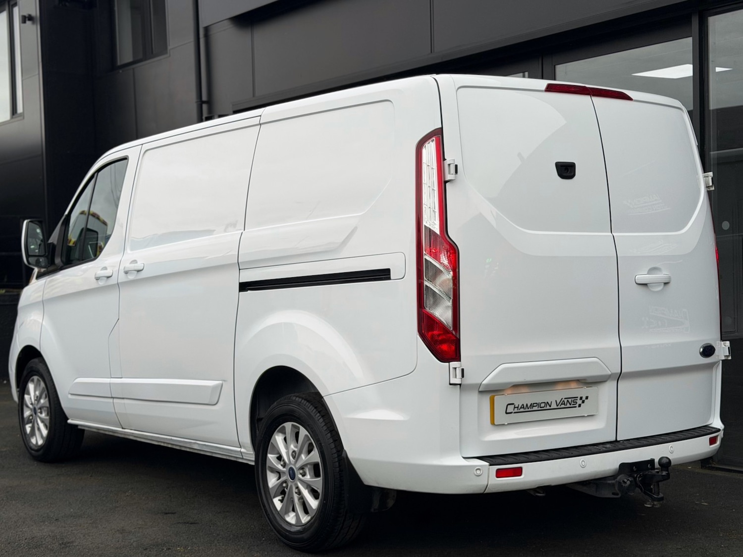 Used Ford Transit Custom 2023 for sale - 78084438: Photo 2