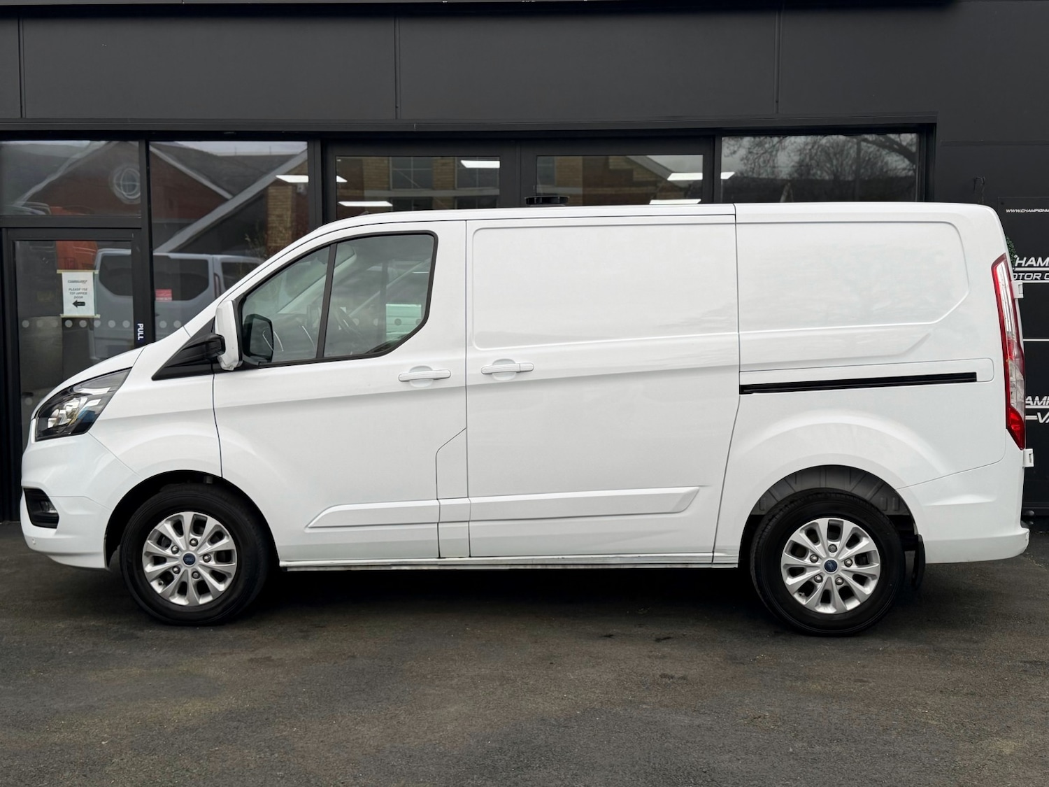 Used Ford Transit Custom 2023 for sale - 78084438: Photo 28