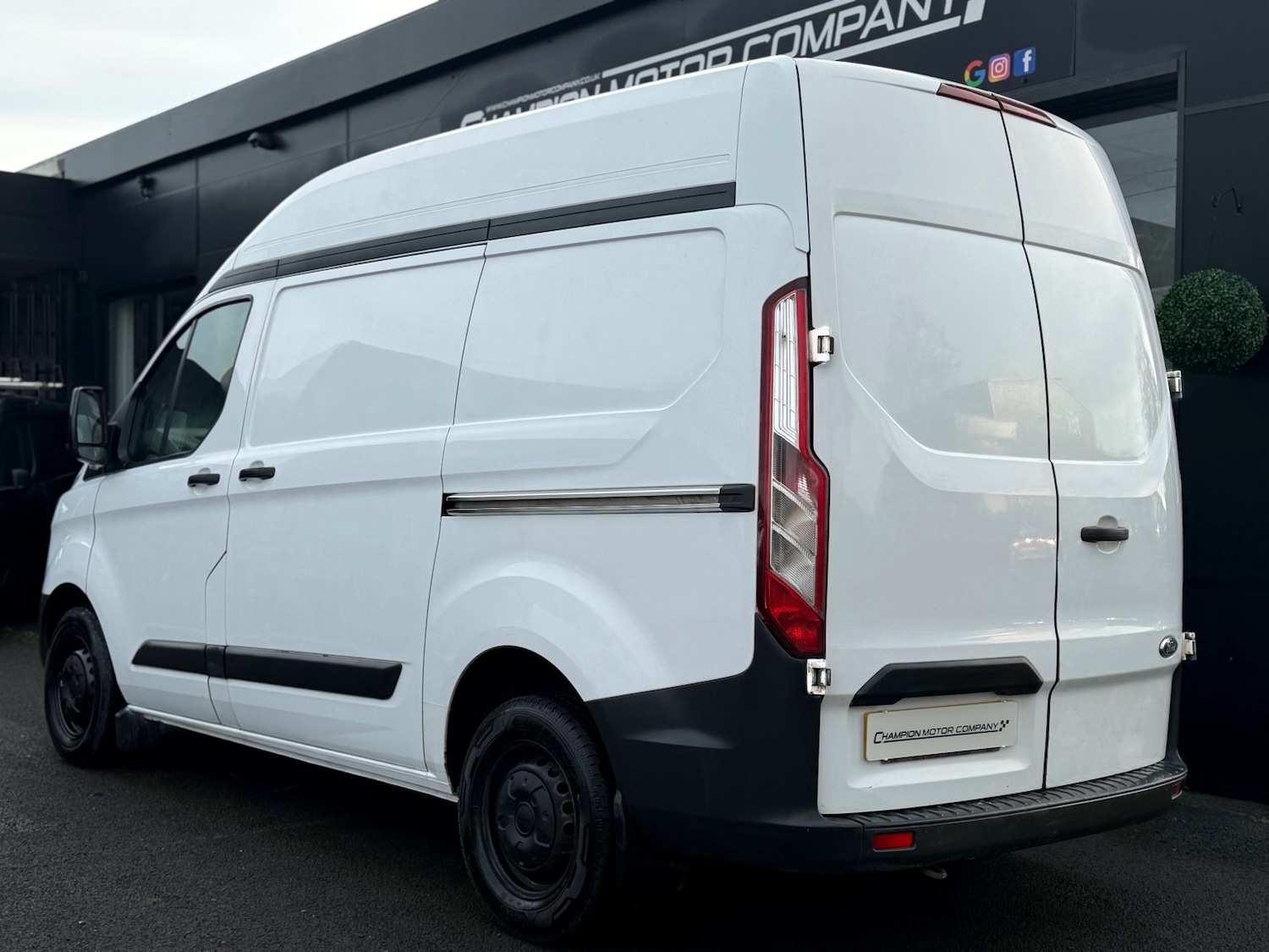 Used Ford Transit Custom 2016 for sale - 77201310: Photo 2
