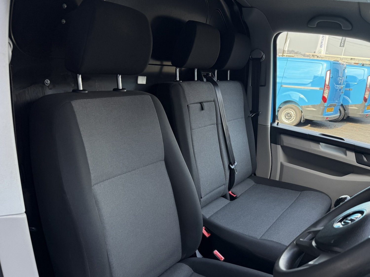 Used Volkswagen Transporter 2017 for sale - 77124217: Photo 8