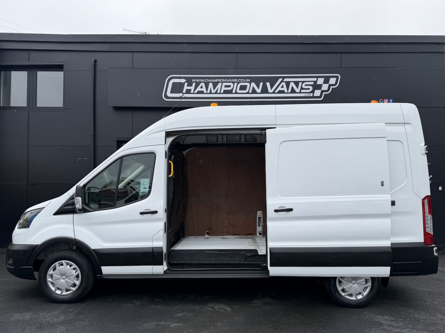 Used Ford Transit 2020 for sale - 78070555: Photo 25