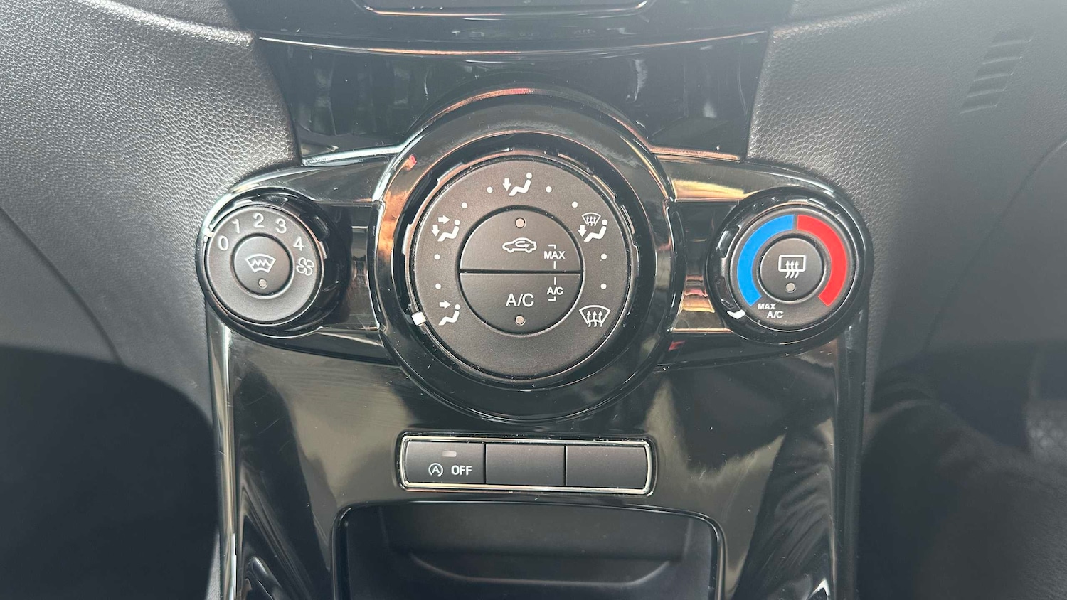 Used Ford Fiesta 2015 for sale - 78060180: Photo 18