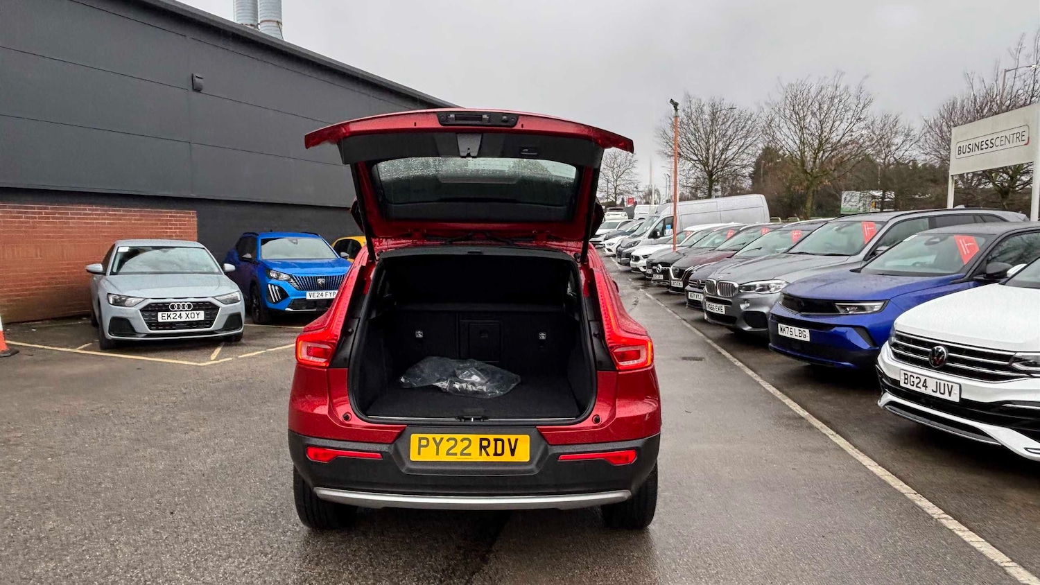 Used Volvo XC40 for sale - 77861906: Photo 5