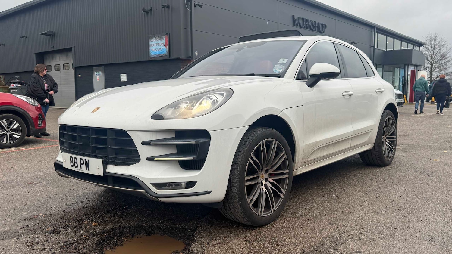 Used Porsche Macan for sale - 77860441: Photo 2