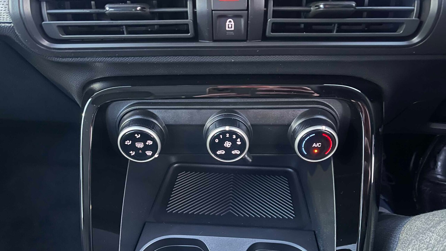 Used Citroen C3 for sale - 77860760: Photo 21