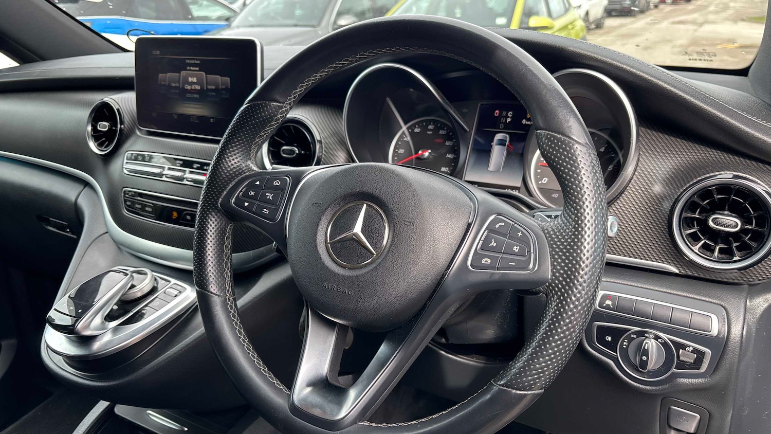 Used Mercedes-Benz V-Class 2019 for sale - 78023964: Photo 4