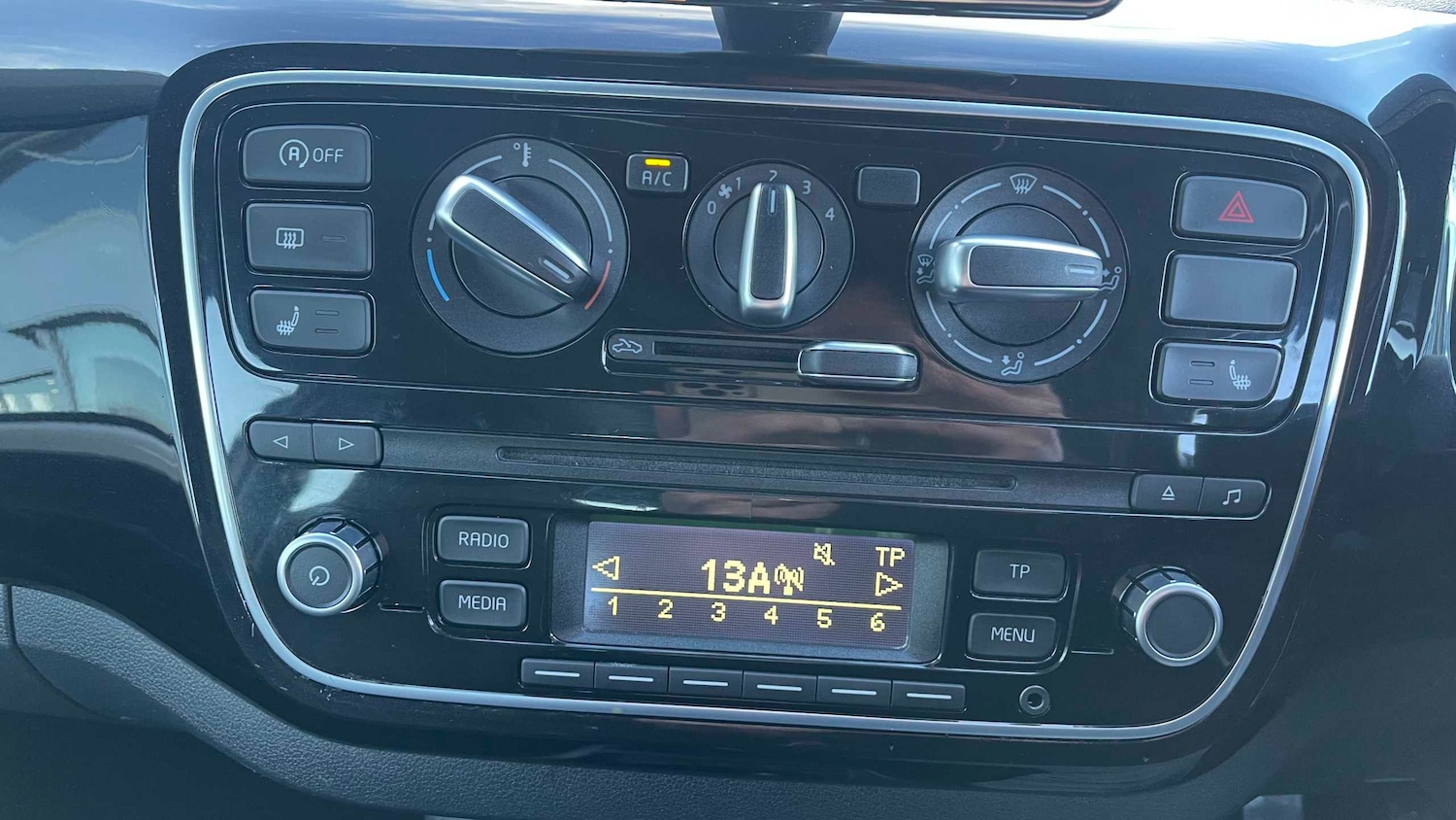 Used Volkswagen up! 2016 for sale - 77961184: Photo 19