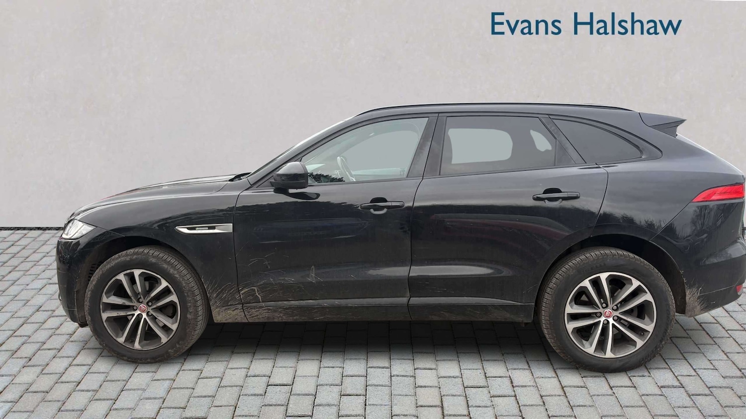 Used Jaguar F-Pace 2018 for sale - 78173631: Photo 4