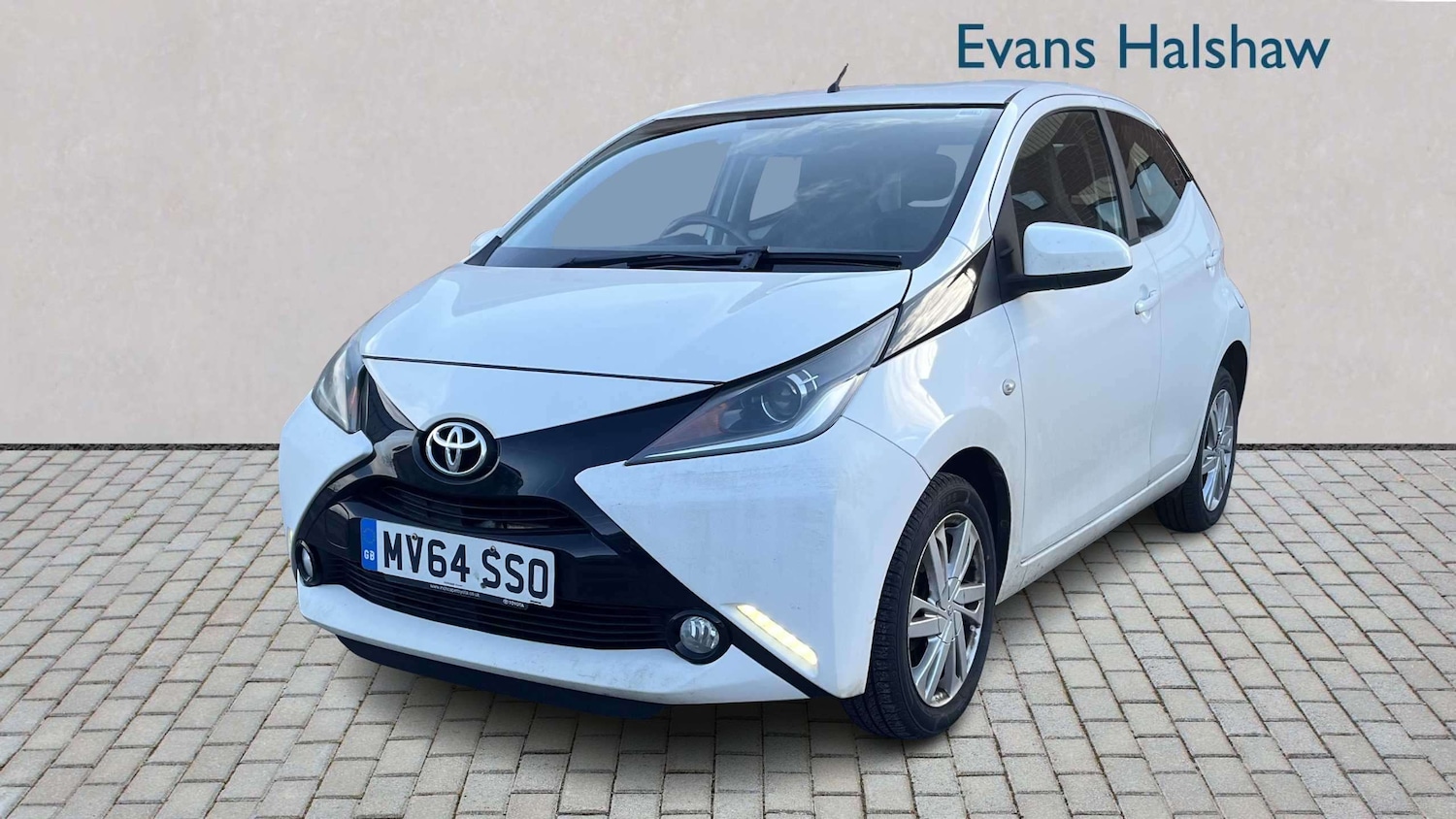 Used Toyota AYGO 2014 for sale - 78051947: Photo 2