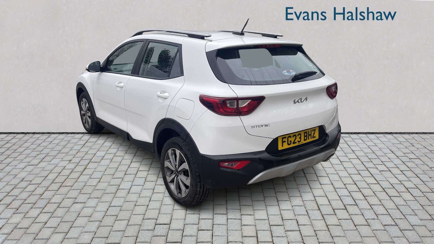 Used Kia Stonic 2023 for sale - 78024456: Photo 3