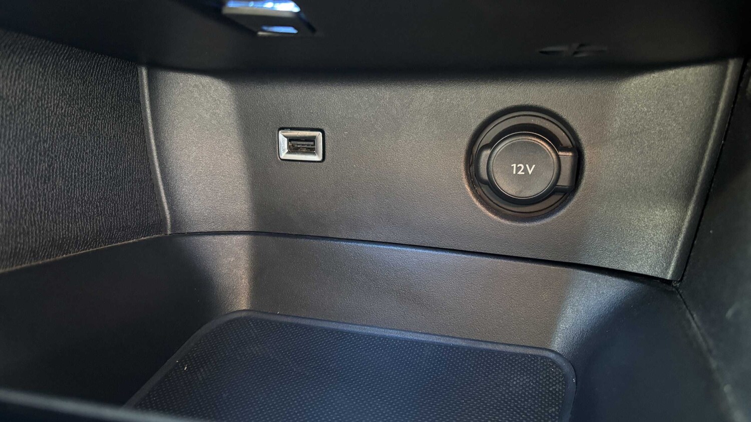 Used Peugeot 3008 for sale - 77860175: Photo 32