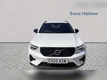Used Volvo XC40 2025 for sale - 79002189: Photo