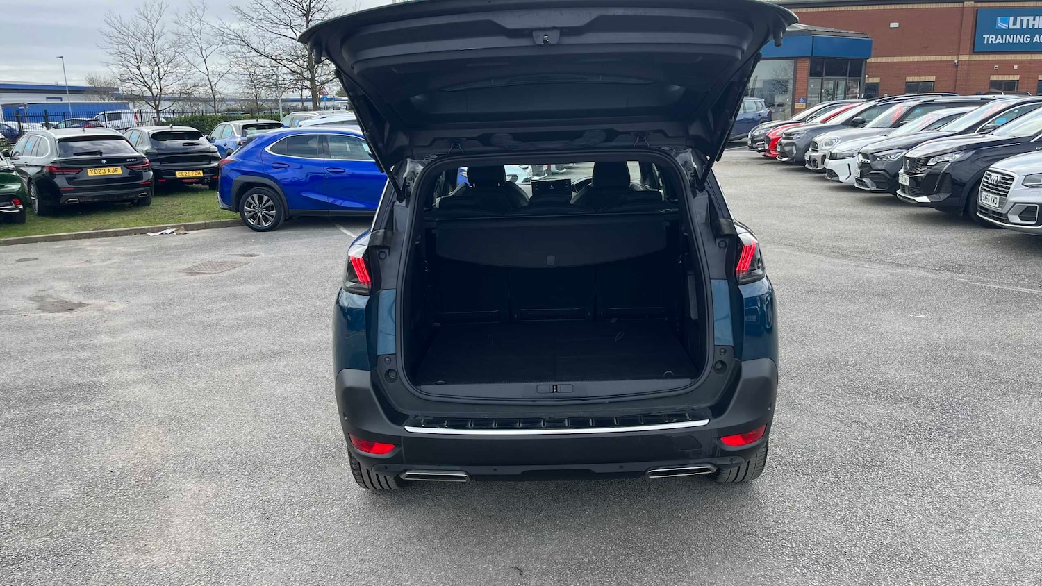 Used Peugeot 5008 2023 for sale - 78188059: Photo 7