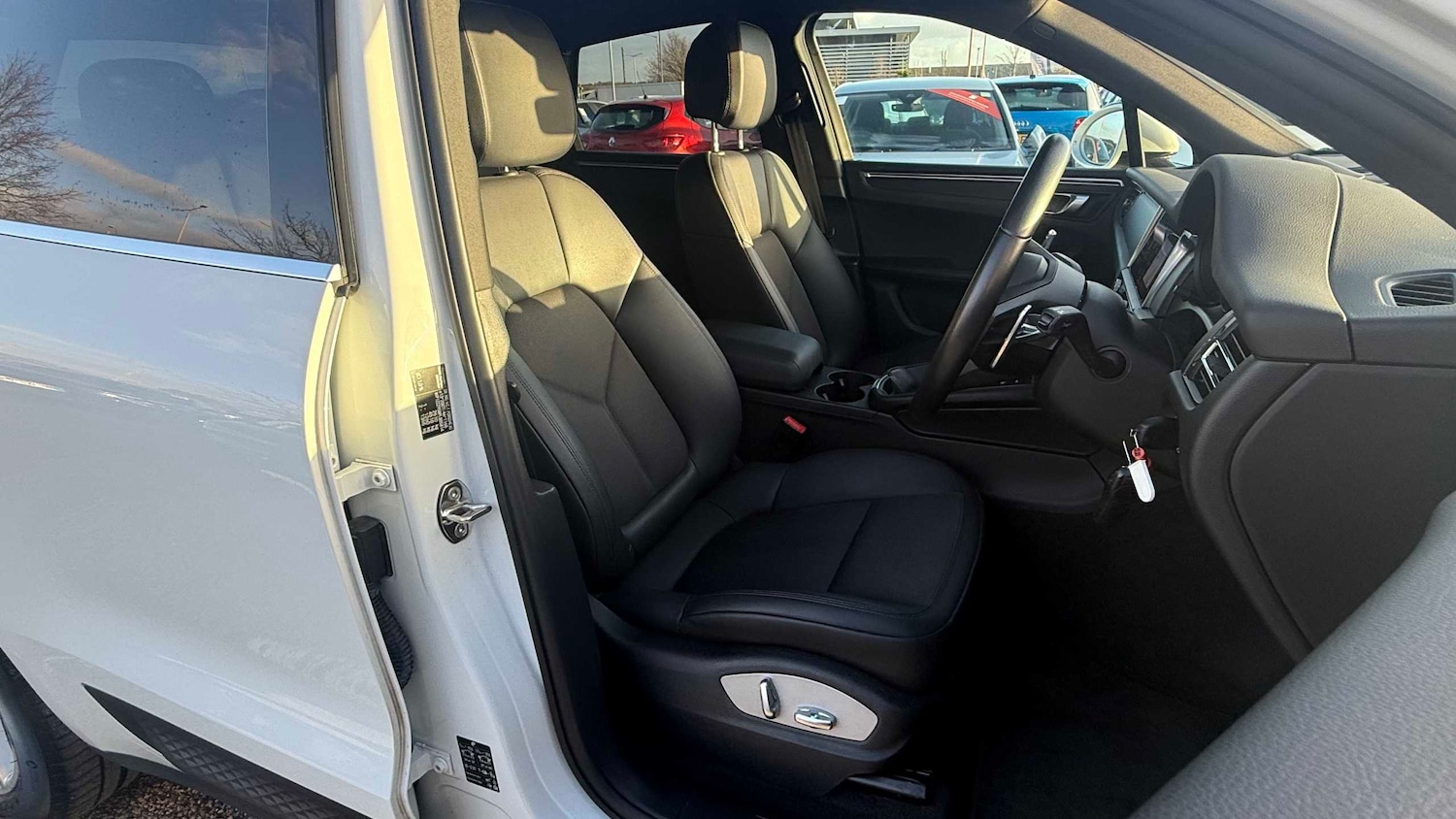 Used Porsche Macan 2022 for sale - 78208950: Photo 16