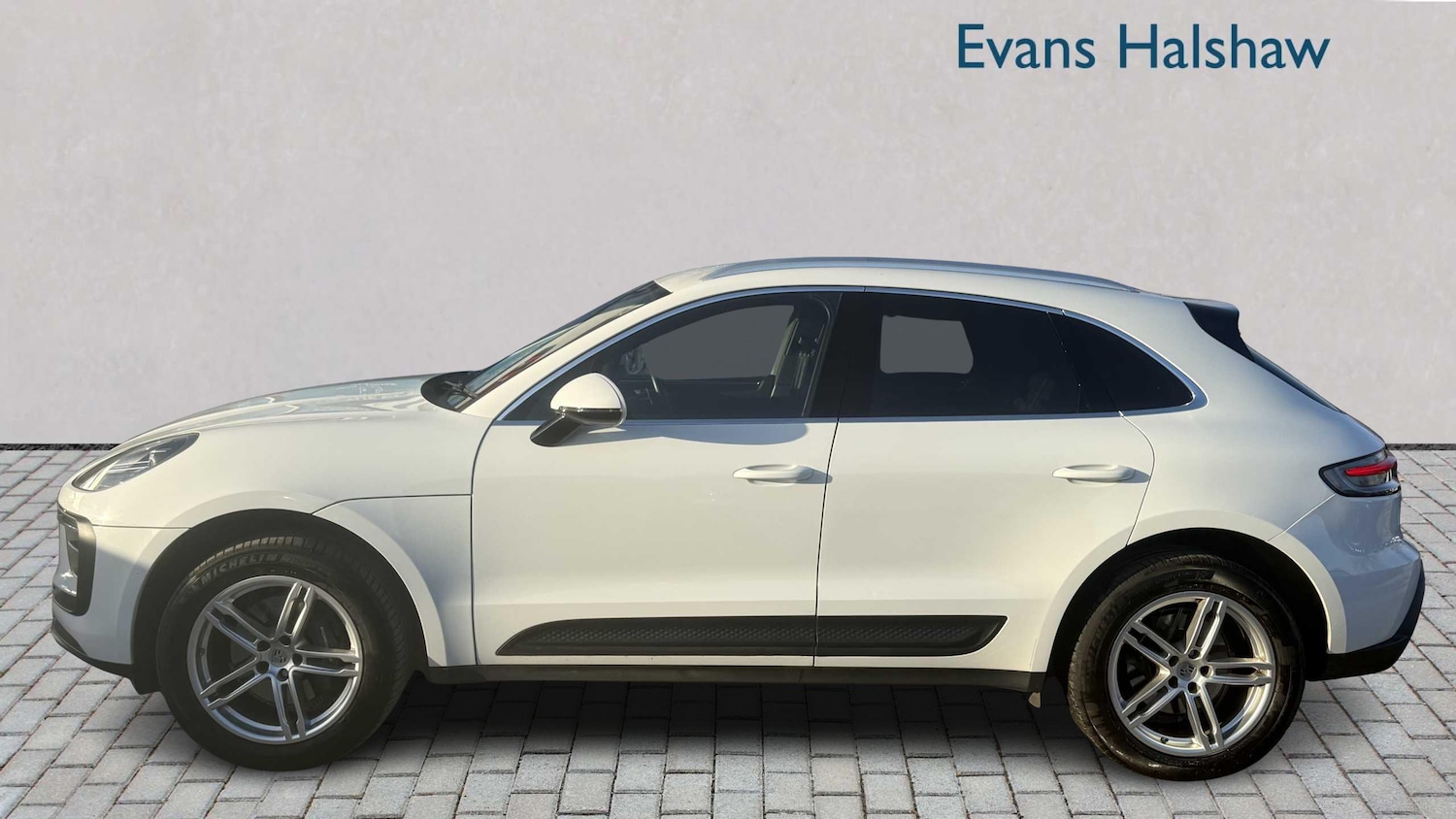Used Porsche Macan 2022 for sale - 78208950: Photo 4