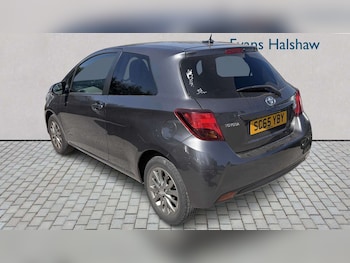 Used Toyota Yaris 2016 for sale - 79270819: Photo