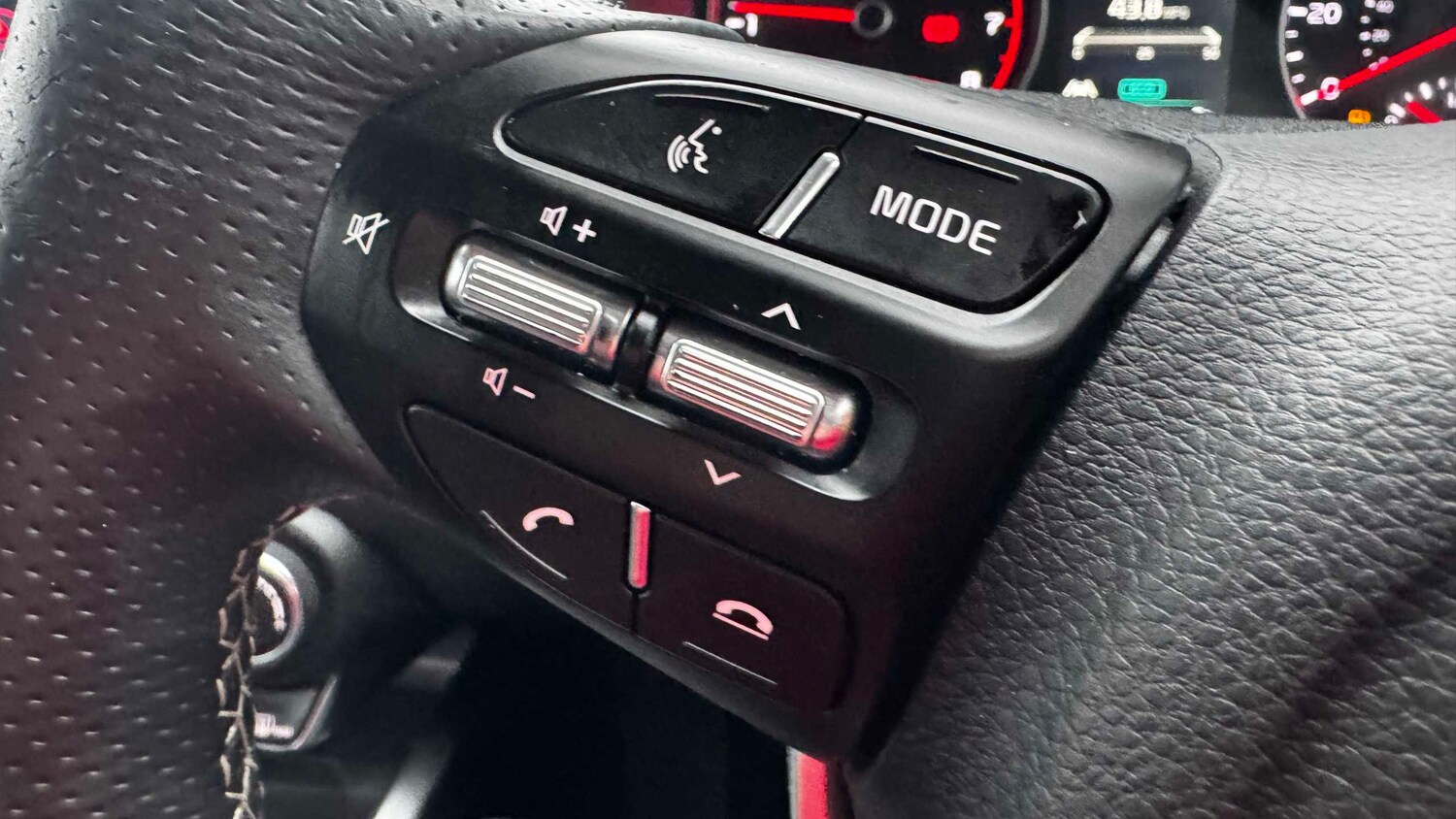 Used Kia Stonic for sale - 77859859: Photo 16