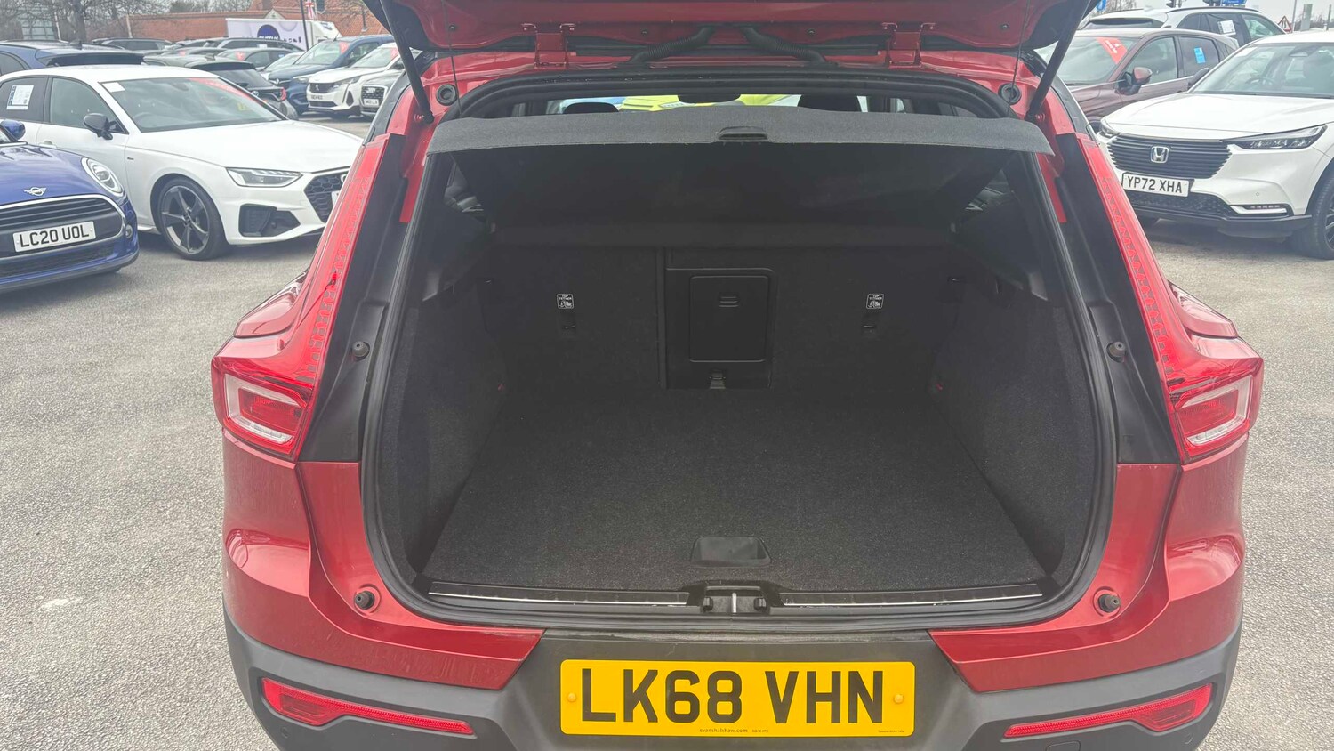 Used Volvo XC40 for sale - 77861421: Photo 14