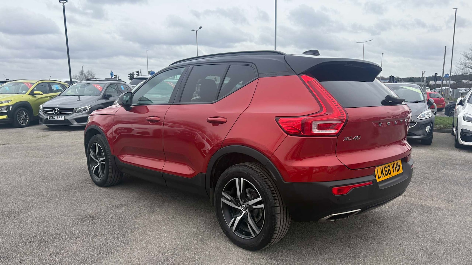Used Volvo XC40 for sale - 77861421: Photo 2
