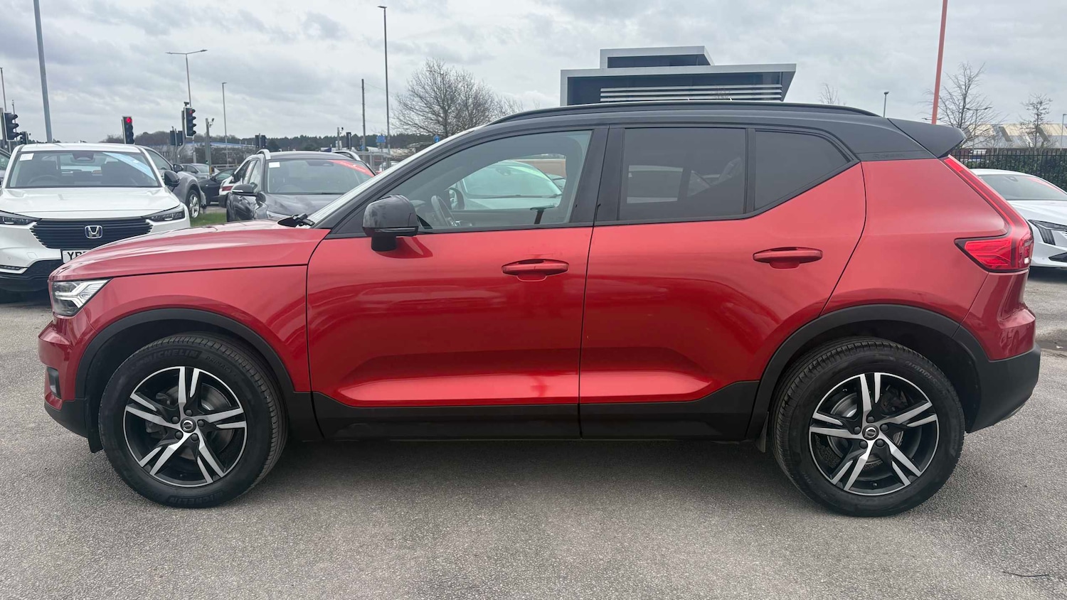 Used Volvo XC40 for sale - 77861421: Photo 3