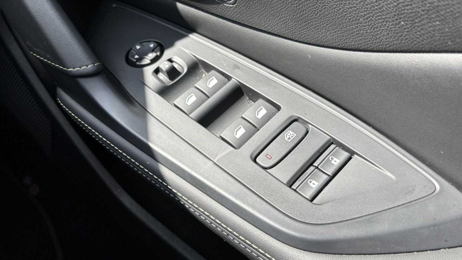 Used Peugeot 308 for sale - 77860105: Photo 28