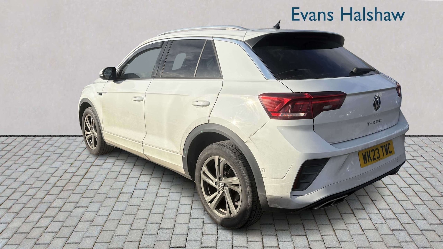 Used Volkswagen T-Roc 2023 for sale - 78024351: Photo 2