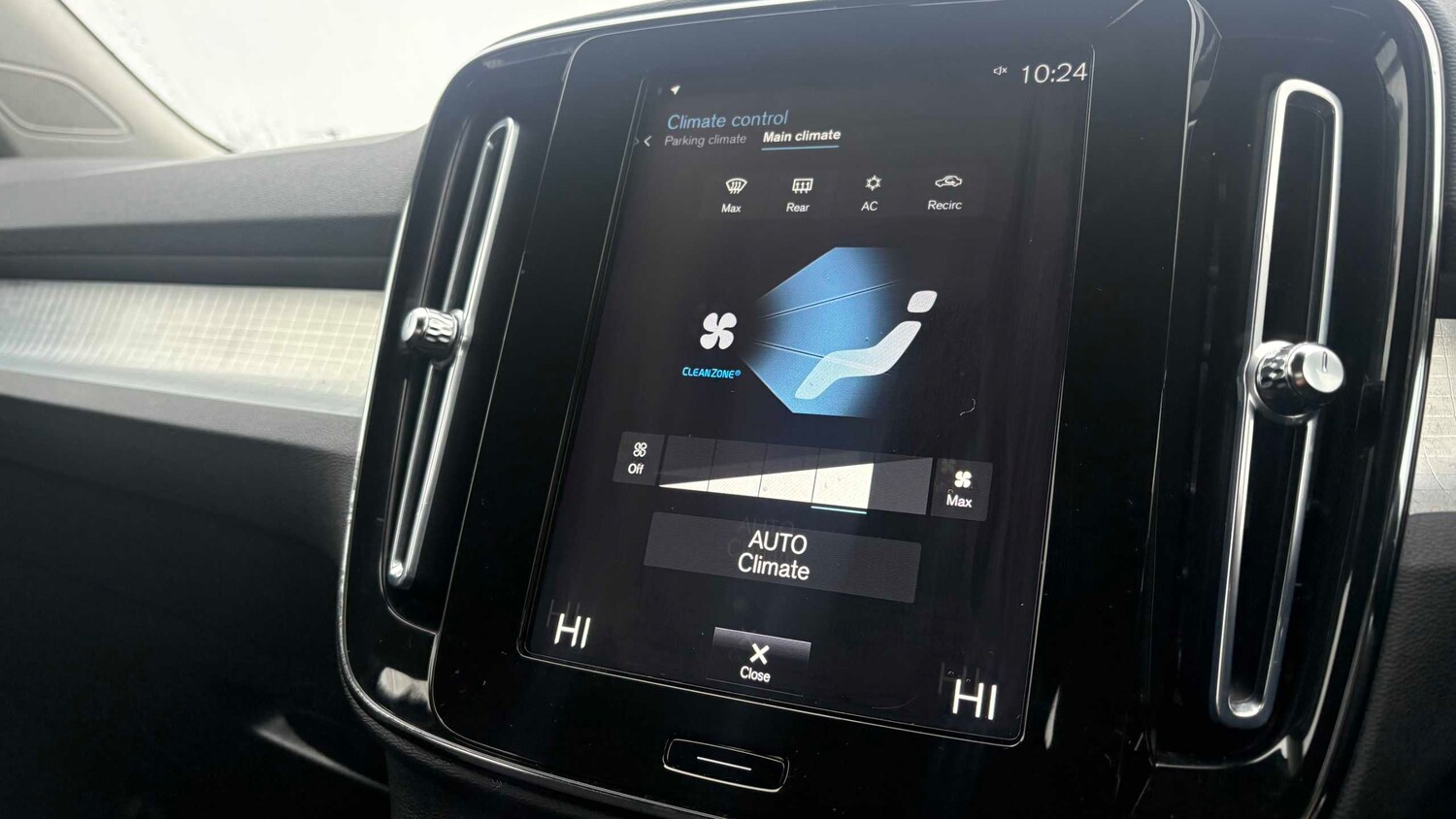 Used Volvo XC40 for sale - 77862304: Photo 18