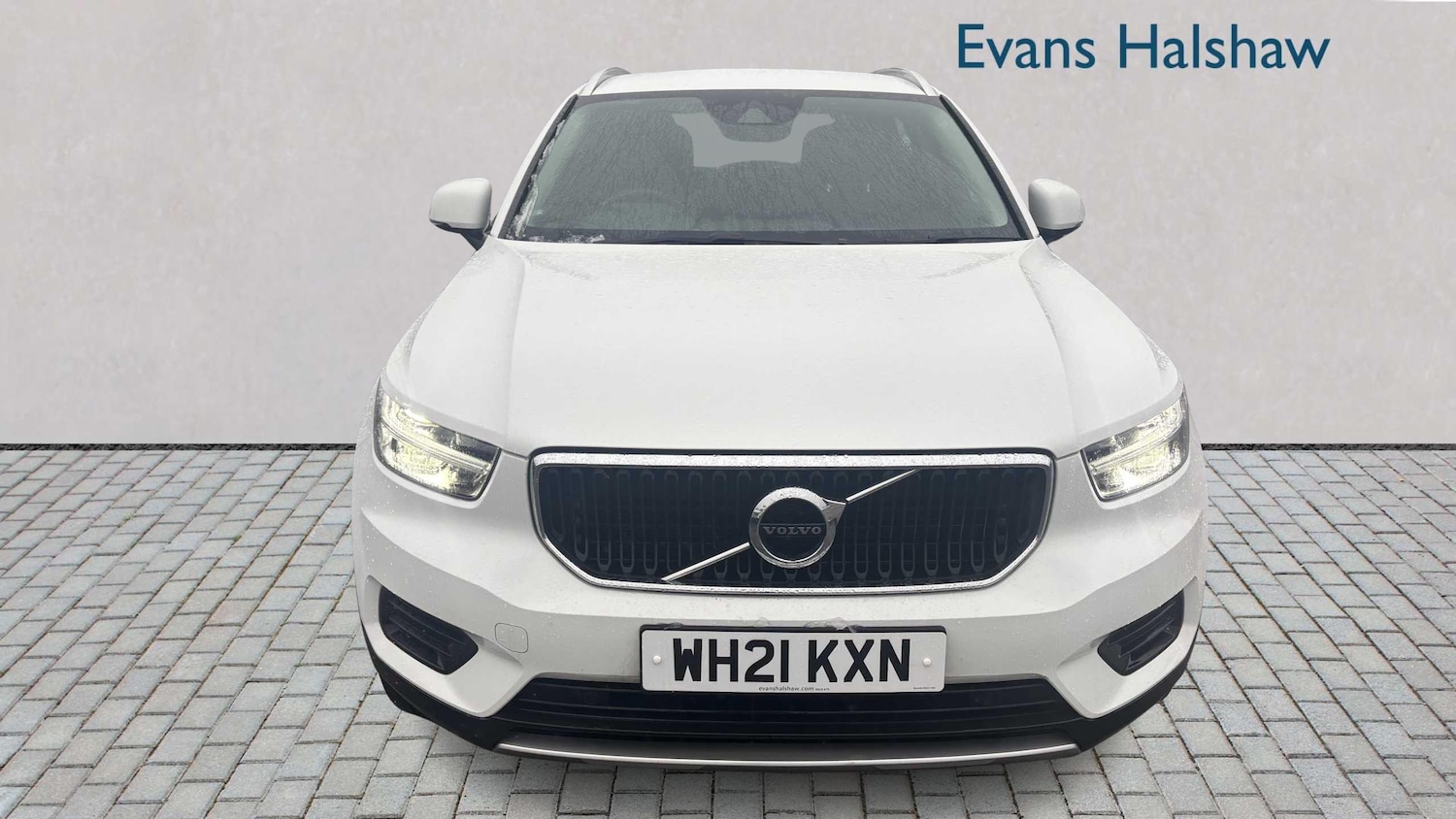 Used Volvo XC40 for sale - 77862304: Photo 3