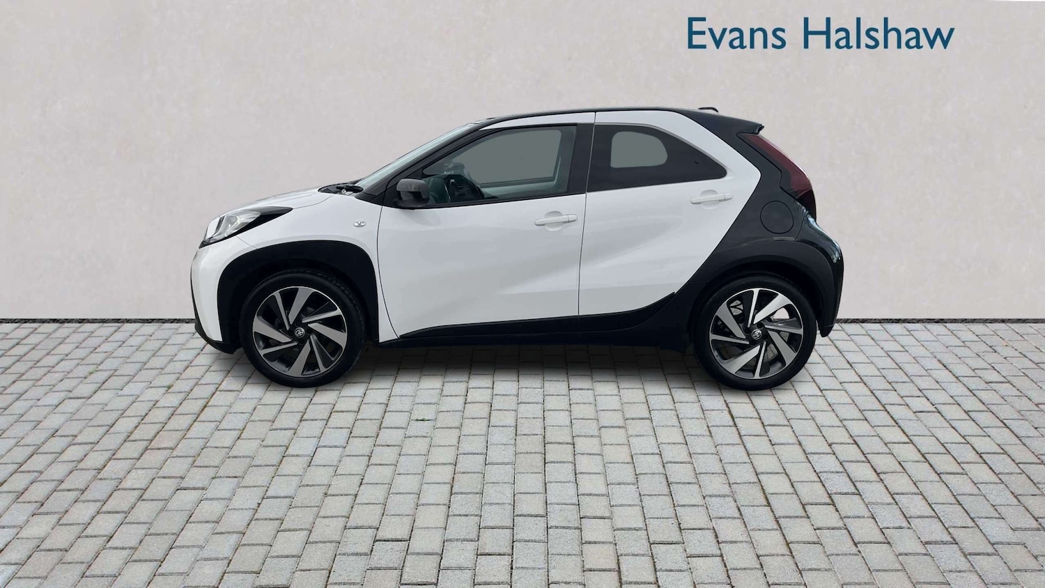 Used Toyota Aygo X for sale - 77862345: Photo 4