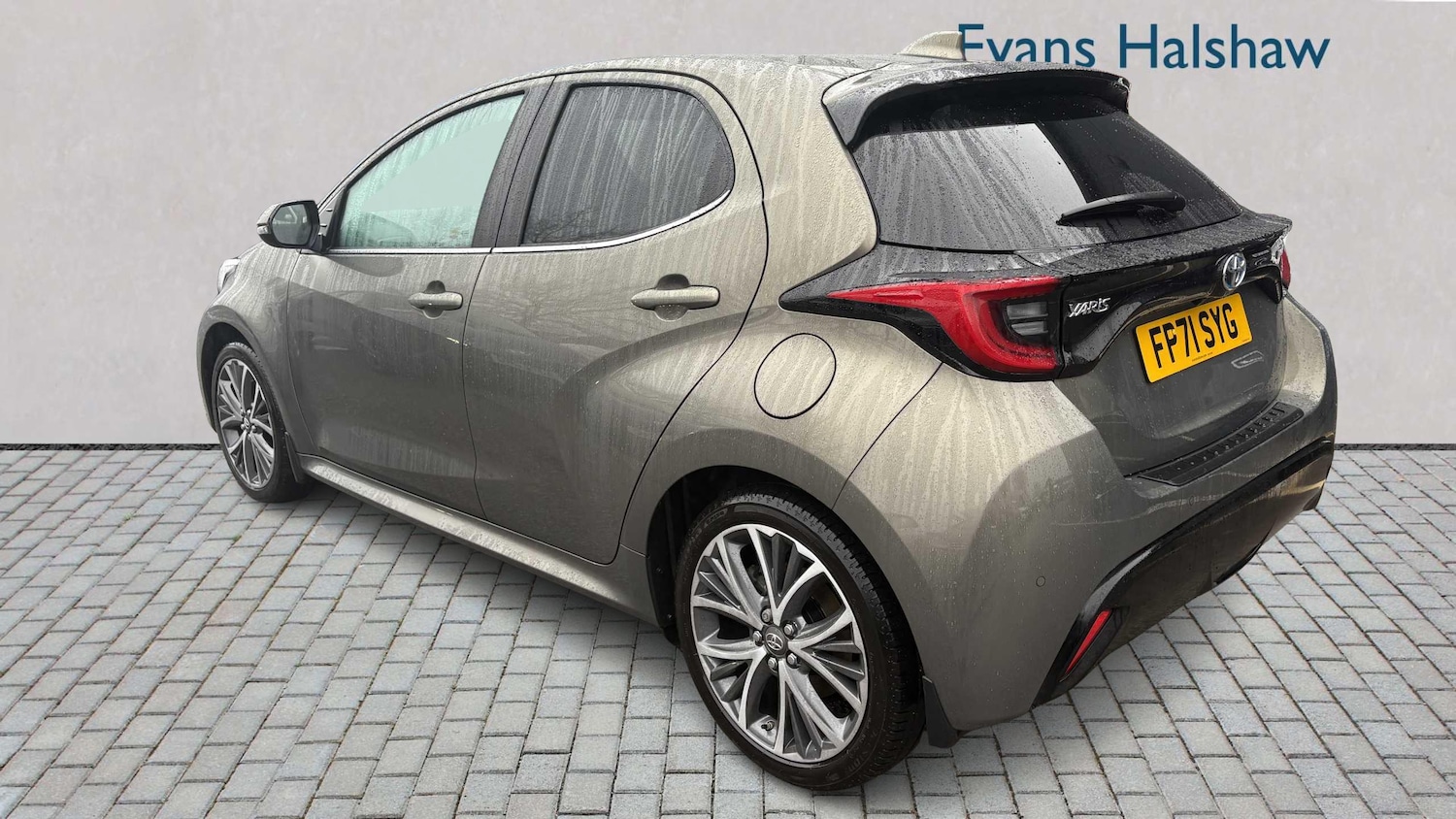 Used Toyota Yaris for sale - 77862619: Photo 2