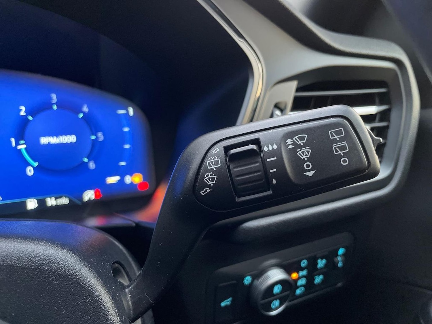 Used Ford Kuga 2021 for sale - 76536620: Photo 29