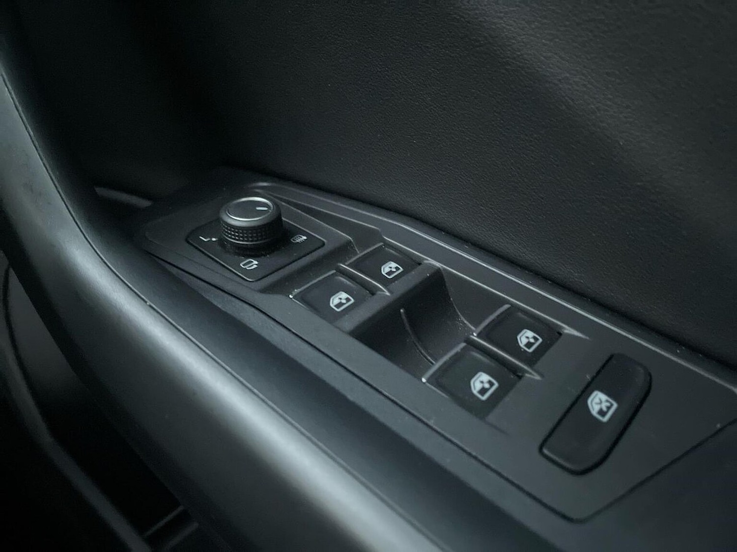 Used Volkswagen T-Roc 2022 for sale - 77008302: Photo 23