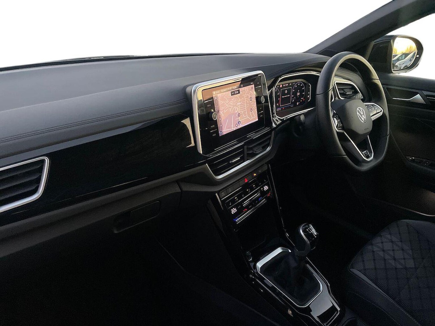 Used Volkswagen T-Roc 2022 for sale - 77008302: Photo 9