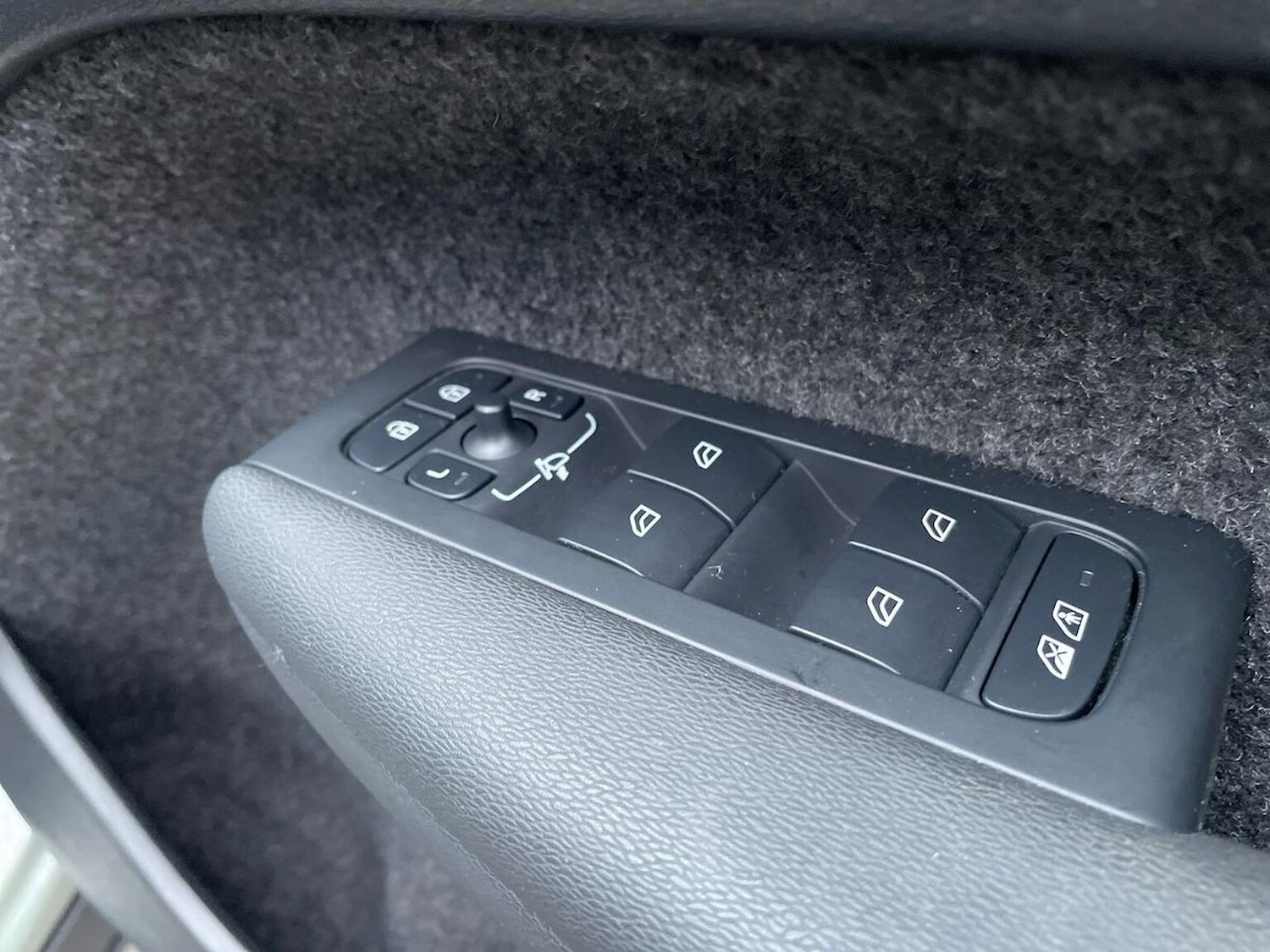 Used Volvo XC40 2024 for sale - 76570964: Photo 21