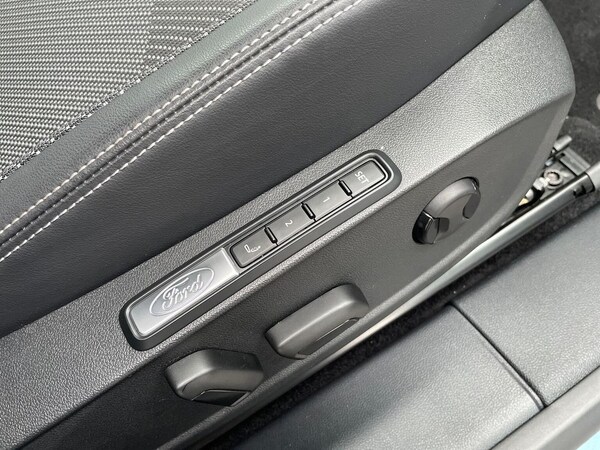 Used Ford Explorer 2024 for sale - 76281245: Photo 30