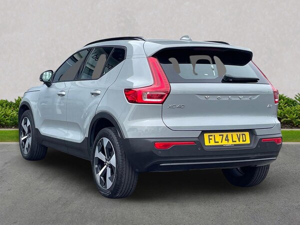 Used Volvo XC40 2024 for sale - 76194497: Photo 2