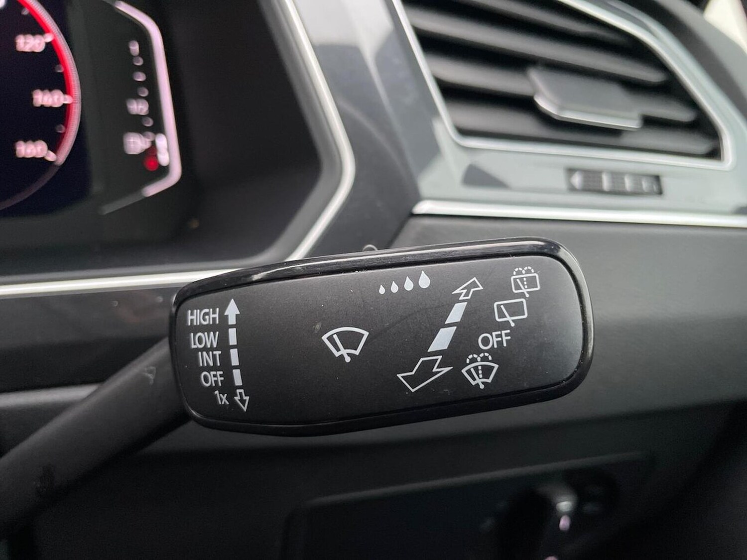 Used Volkswagen Tiguan 2022 for sale - 77872106: Photo 28