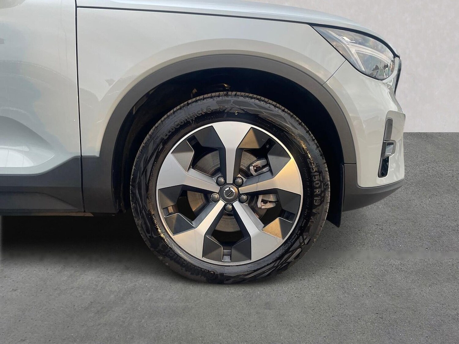 Used Volvo XC40 2025 for sale - 77687983: Photo 6