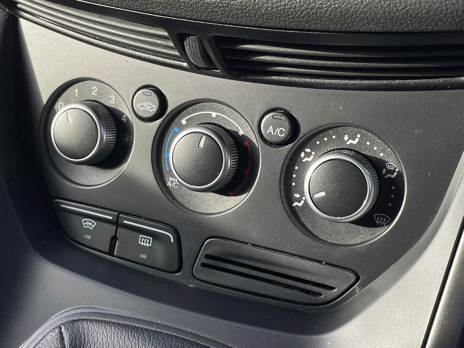 Used Ford Kuga 2014 for sale - 76346972: Photo 12
