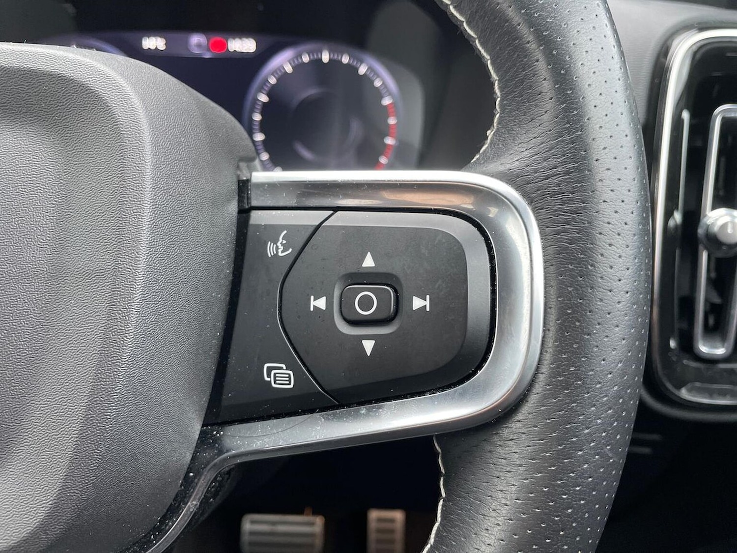 Used Volvo XC40 2020 for sale - 76547736: Photo 27