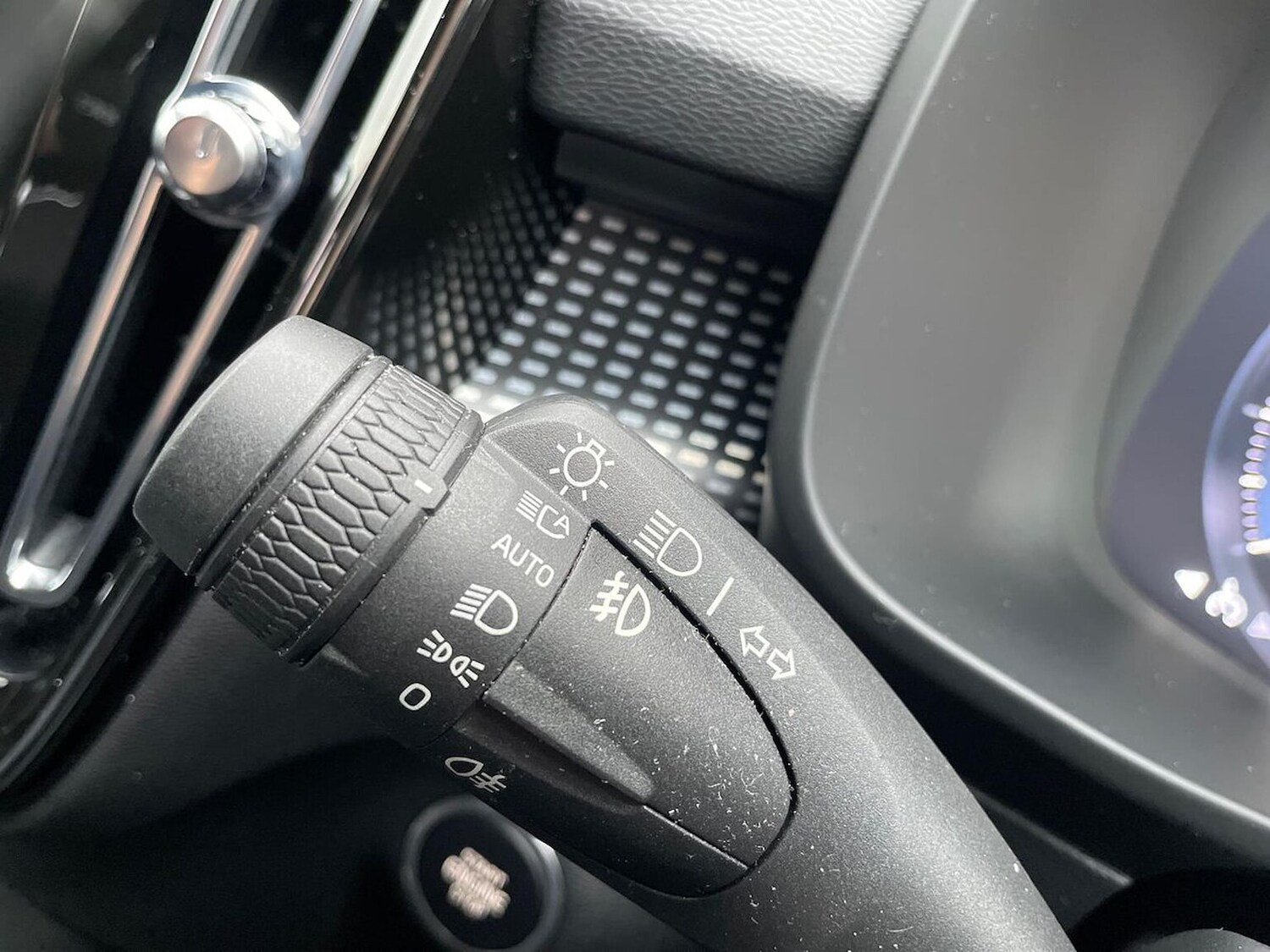 Used Volvo XC40 2020 for sale - 76547736: Photo 29