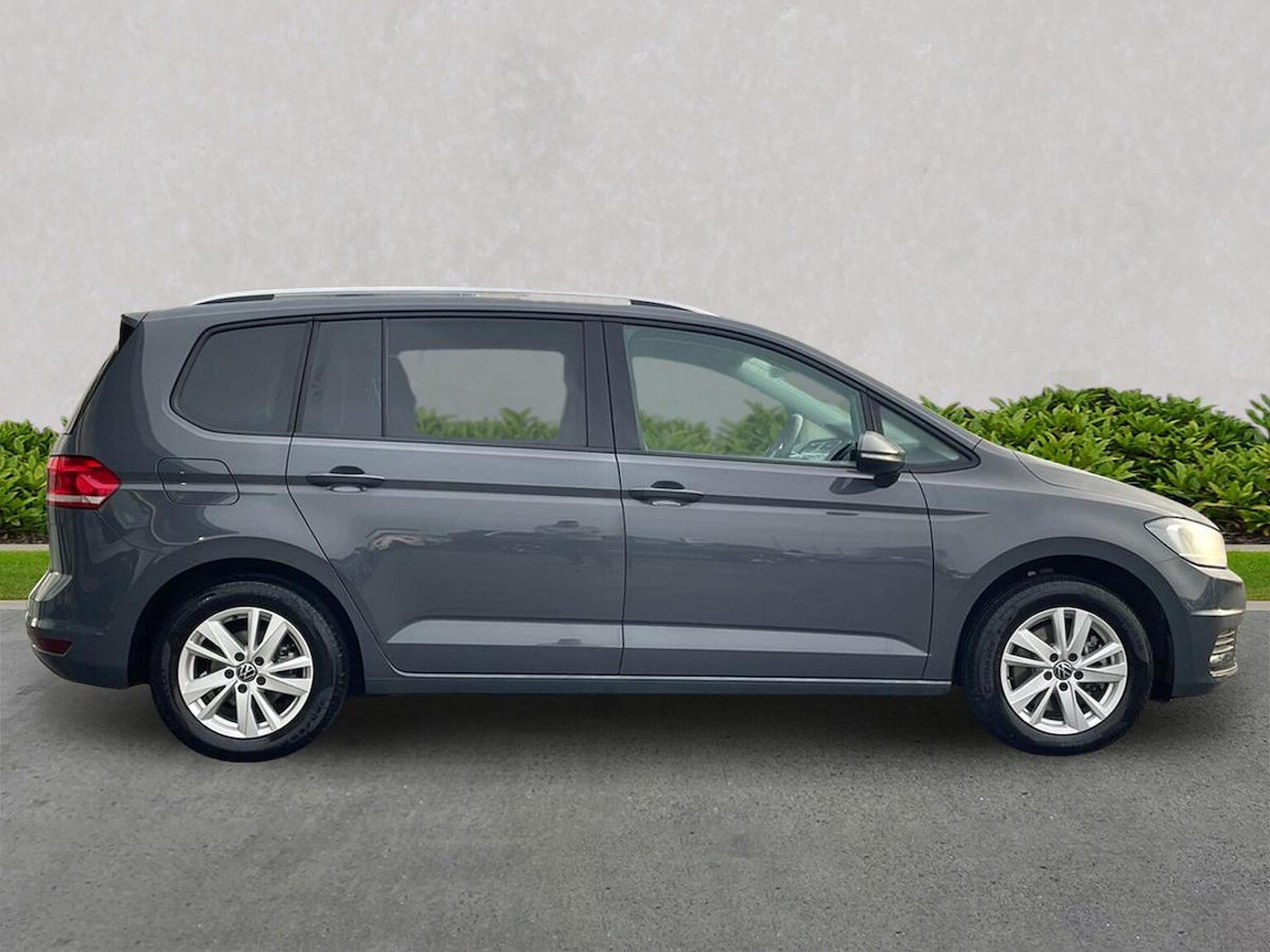 Used Volkswagen Touran 2021 for sale - 76957582: Photo 3