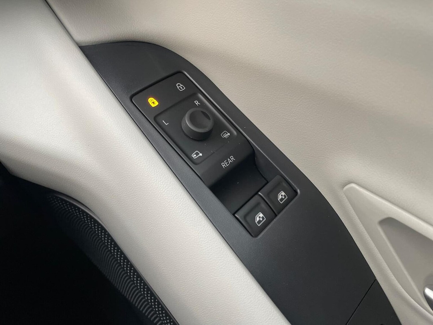 Used Ford Explorer 2024 for sale - 76455306: Photo 21