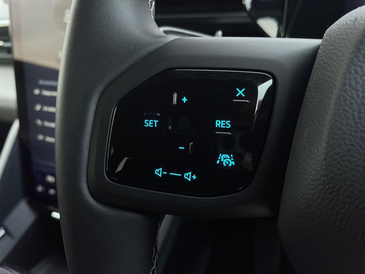 Used Ford Explorer 2024 for sale - 76455306: Photo 26